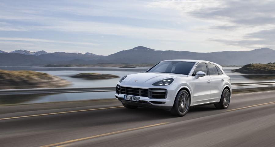  Porsche Cayenne Turbo 2017 года  (WW) (фото 44 из 45)
